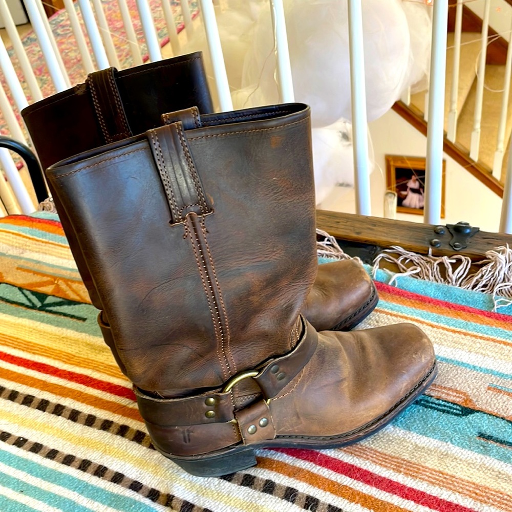 Frye Harness womens boots size 8 VGUC